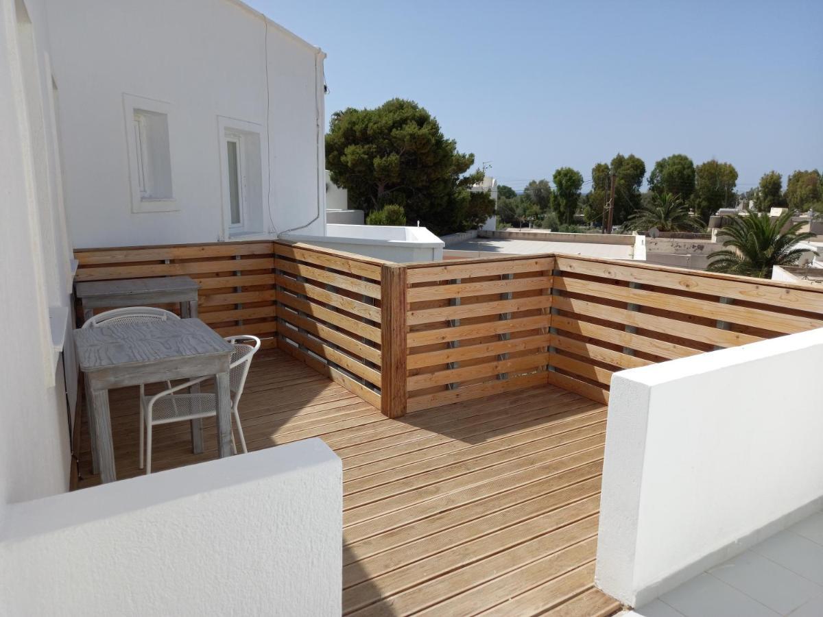 Three Harites Aparthotel Perissa  Exterior foto