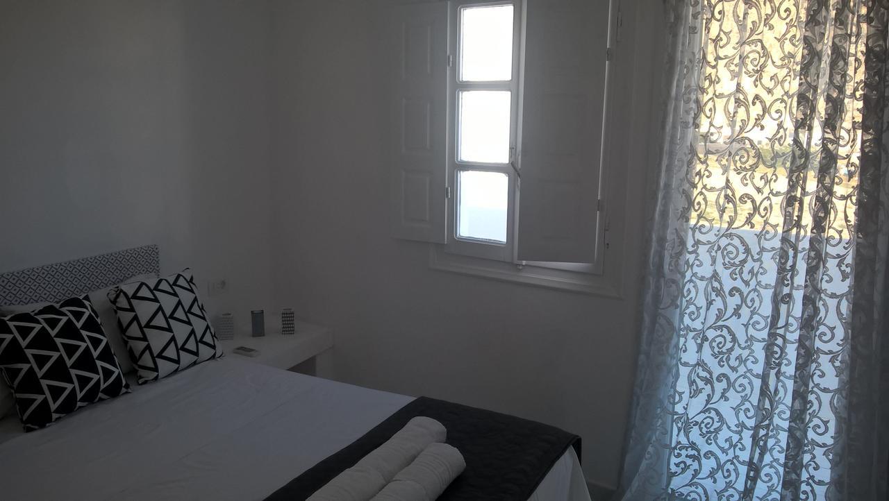 Three Harites Aparthotel Perissa  Exterior foto
