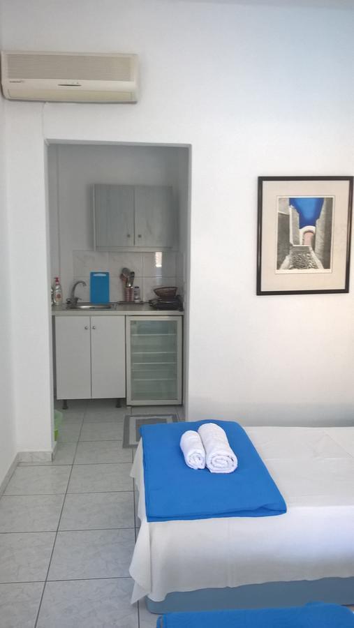Three Harites Aparthotel Perissa  Exterior foto