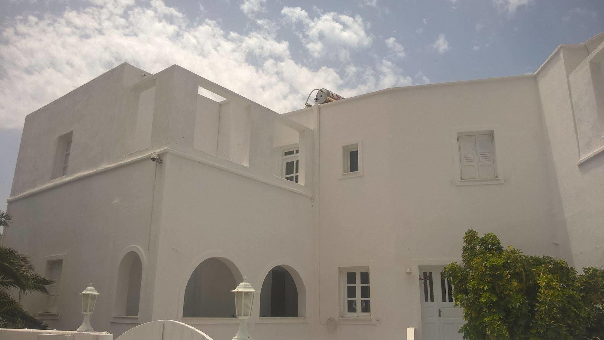 Three Harites Aparthotel Perissa  Exterior foto